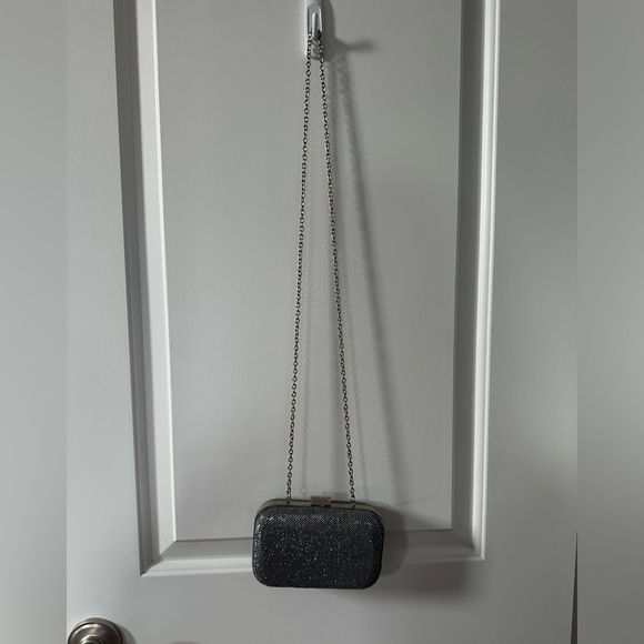 Jessica McClintock Silver Glitter Purse Hard Case Evening Bag w/ Chain Strap. - Picture 4 of 5